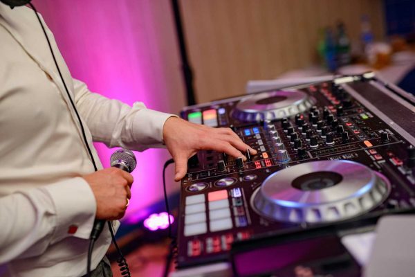 DJ-Wedding-DJ